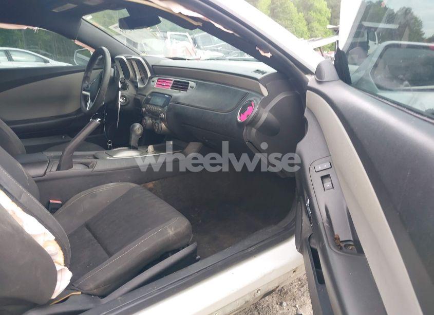 Photo 5 of 2014 Chevrolet Camaro 2LS (VIN 2G1FA1E30E9147408)