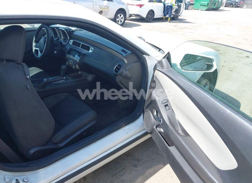 Photo 5 of 2014 Chevrolet Camaro 2LS (VIN 2G1FA1E30E9208157)