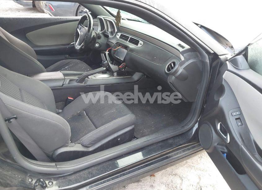 Photo 5 of 2014 Chevrolet Camaro 2LS (VIN 2G1FA1E30E9237027)