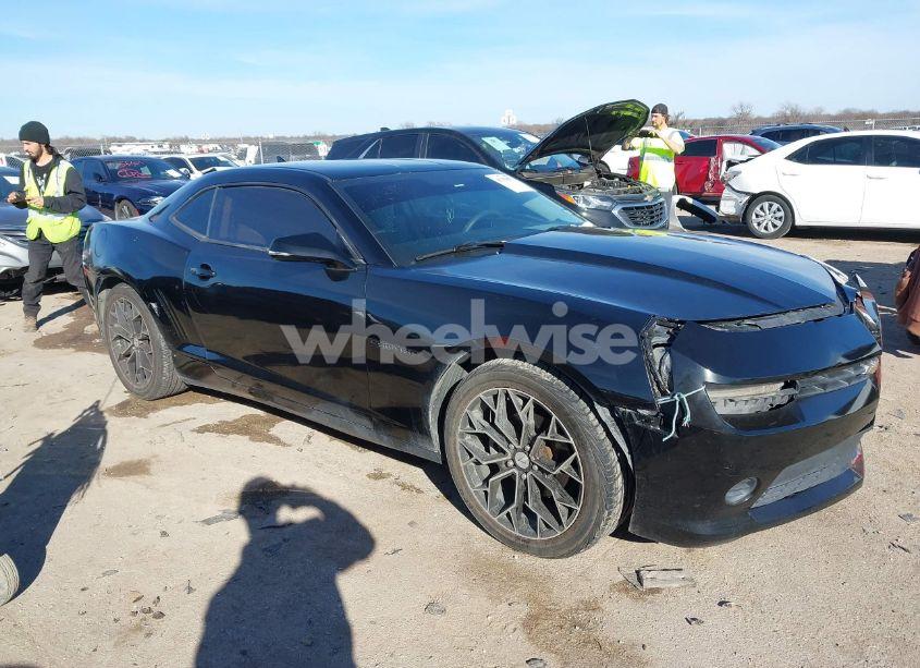 2014 Chevrolet Camaro 2LS (VIN 2G1FA1E30E9274241) main photo