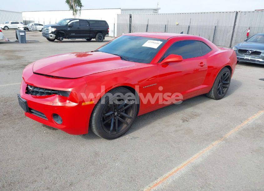 Photo 2 of 2013 Chevrolet Camaro 2LS (VIN 2G1FA1E31D9129322)