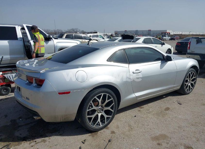 Photo 4 of 2013 Chevrolet Camaro 2LS (VIN 2G1FA1E32D9131600)