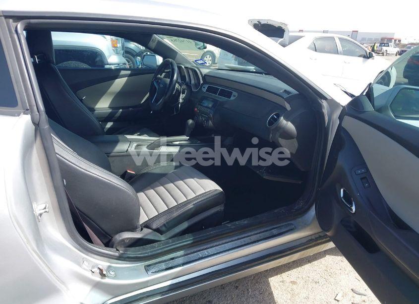 Photo 5 of 2013 Chevrolet Camaro 2LS (VIN 2G1FA1E32D9131600)