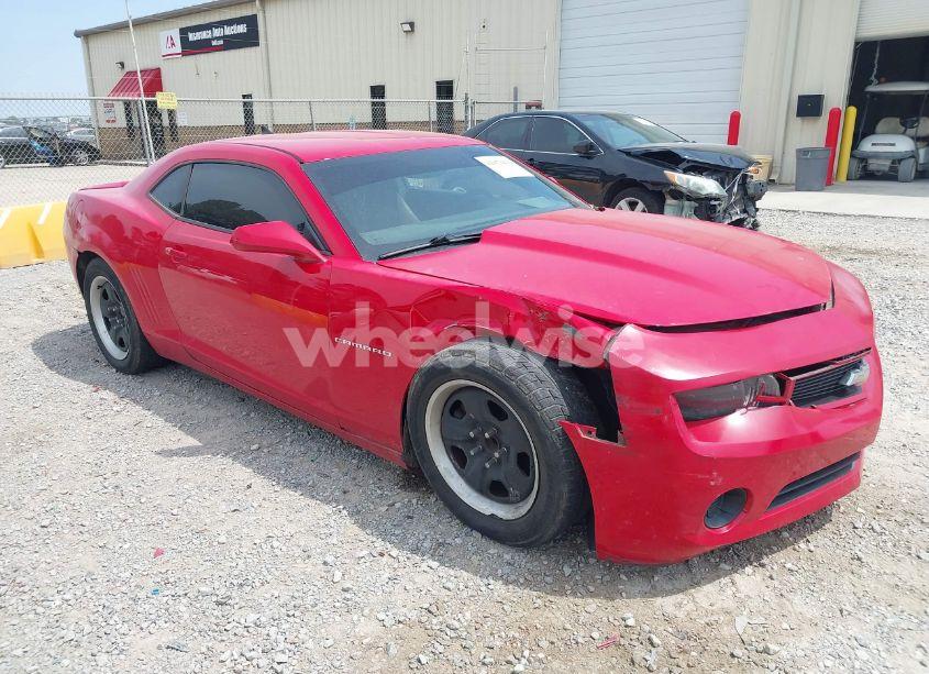 Photo 6 of 2013 Chevrolet Camaro LS (VIN 2G1FA1E32D9199332)