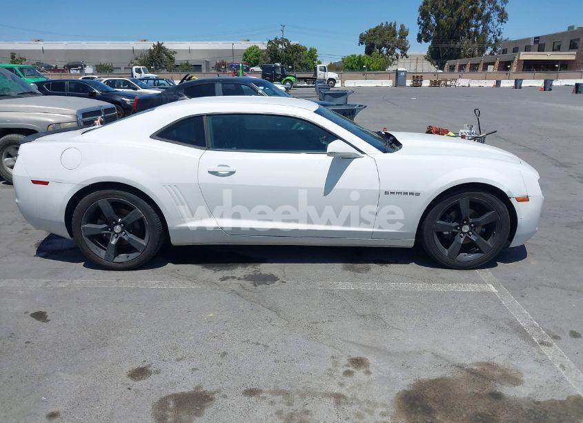 Photo 13 of 2013 Chevrolet Camaro LS (VIN 2G1FA1E32D9210796)