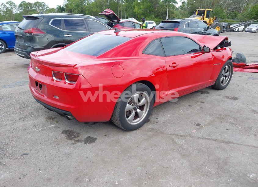 Photo 4 of 2013 Chevrolet Camaro 2LS (VIN 2G1FA1E32D9247668)