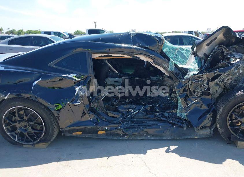 Photo 13 of 2014 Chevrolet Camaro 2LS (VIN 2G1FA1E32E9126043)