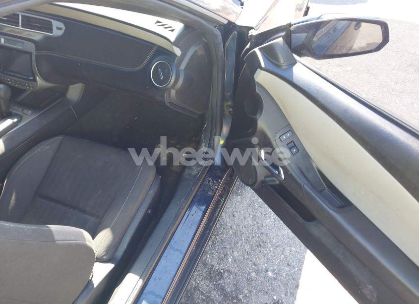 Photo 5 of 2013 Chevrolet Camaro 2LS (VIN 2G1FA1E33D9139043)