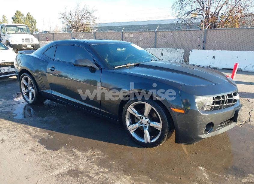 2013 Chevrolet Camaro 2LS (VIN 2G1FA1E34D9189000) main photo