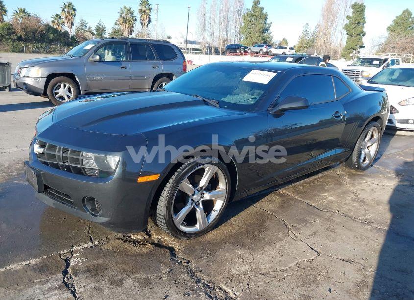 Photo 2 of 2013 Chevrolet Camaro 2LS (VIN 2G1FA1E34D9189000)
