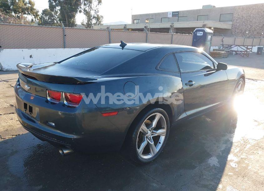 Photo 4 of 2013 Chevrolet Camaro 2LS (VIN 2G1FA1E34D9189000)