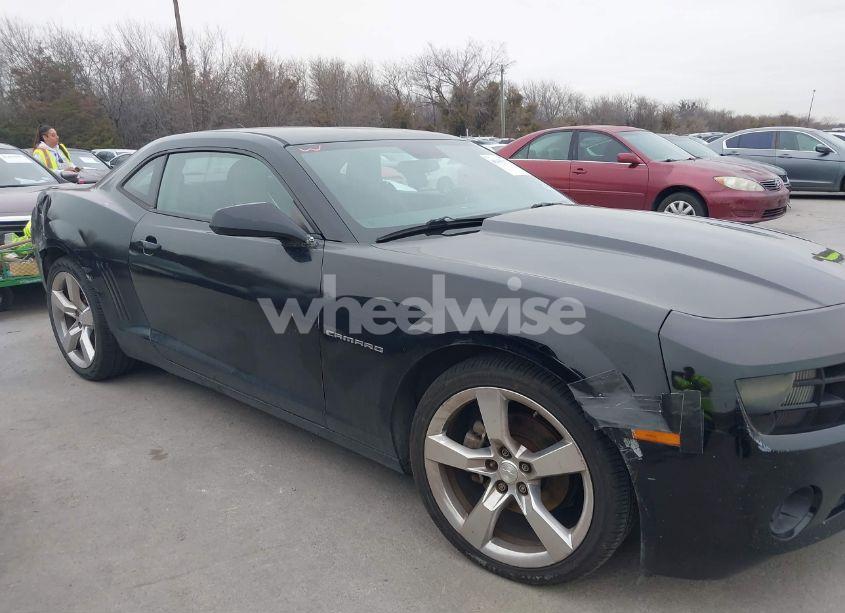 Photo 13 of 2013 Chevrolet Camaro 2LS (VIN 2G1FA1E35D9110417)