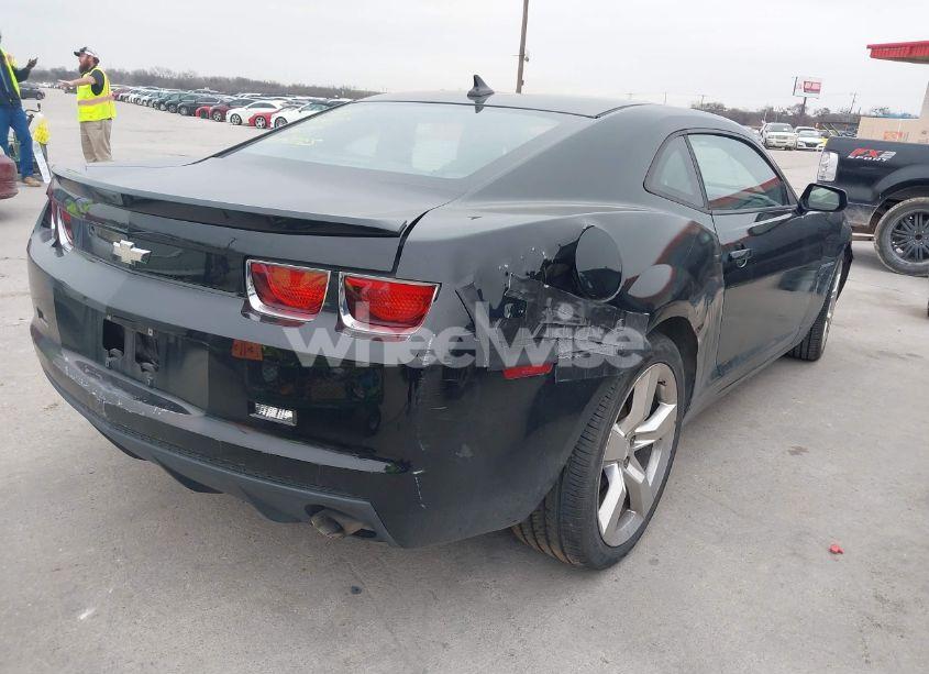 Photo 4 of 2013 Chevrolet Camaro 2LS (VIN 2G1FA1E35D9110417)