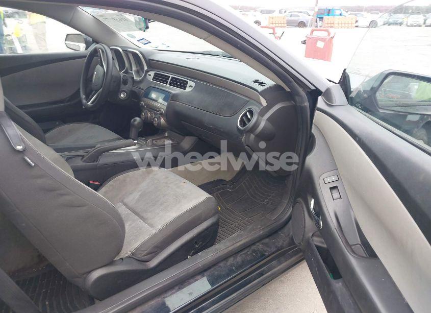 Photo 5 of 2013 Chevrolet Camaro 2LS (VIN 2G1FA1E35D9110417)