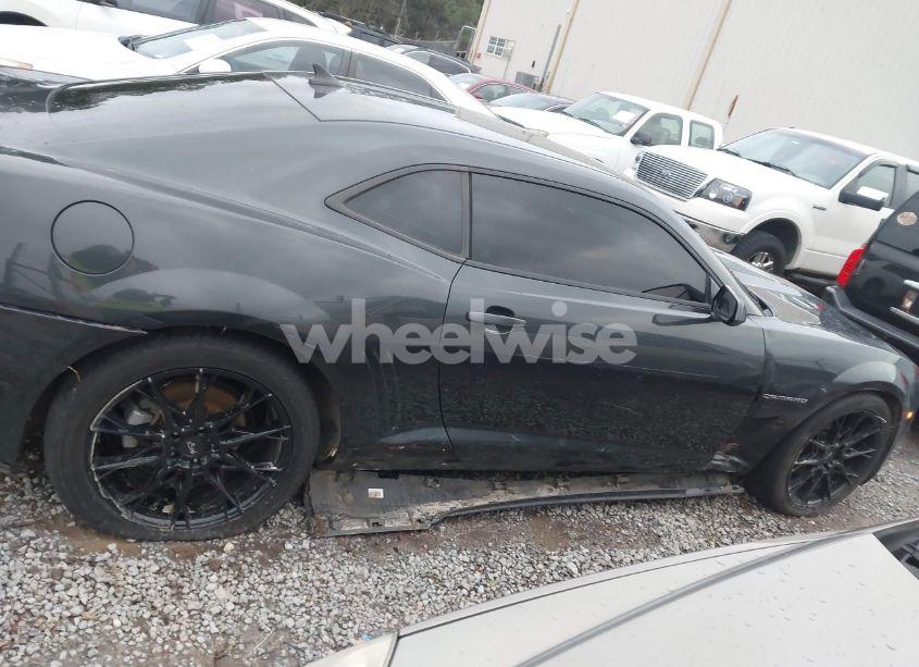 Photo 13 of 2014 Chevrolet Camaro 2LS (VIN 2G1FA1E35E9320999)