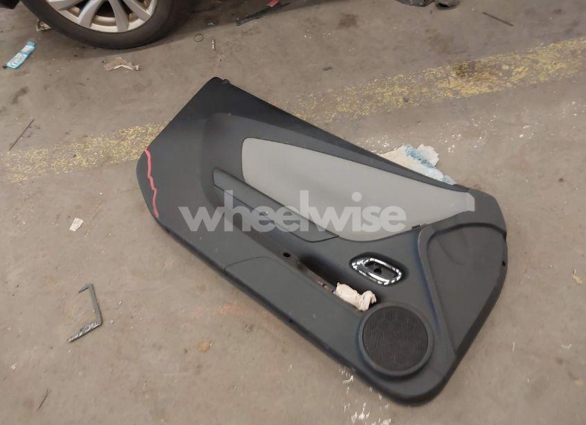 Photo 12 of 2015 Chevrolet Camaro 1LS (VIN 2G1FA1E35F9297290)