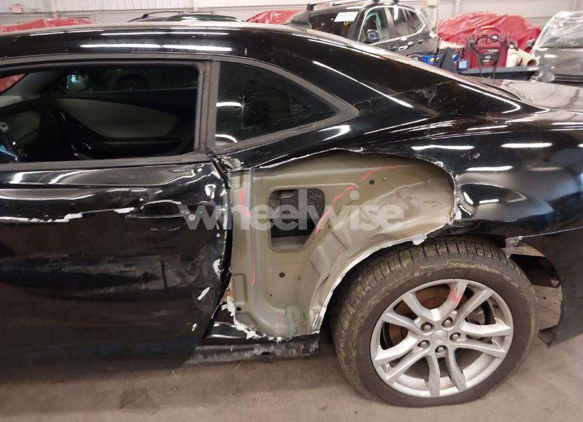 Photo 19 of 2015 Chevrolet Camaro 1LS (VIN 2G1FA1E35F9297290)