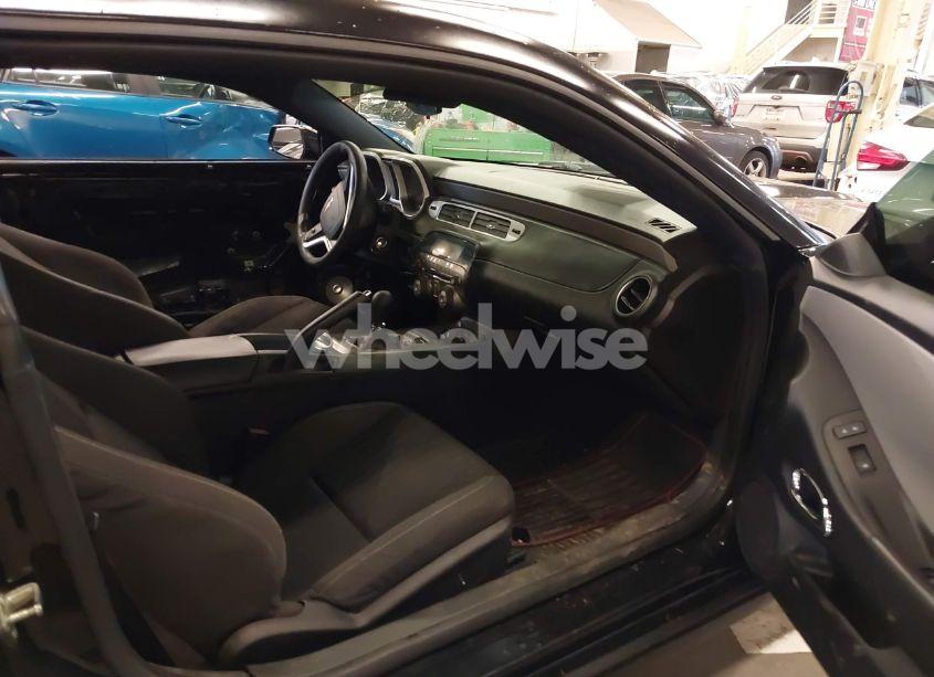 Photo 5 of 2015 Chevrolet Camaro 1LS (VIN 2G1FA1E35F9297290)