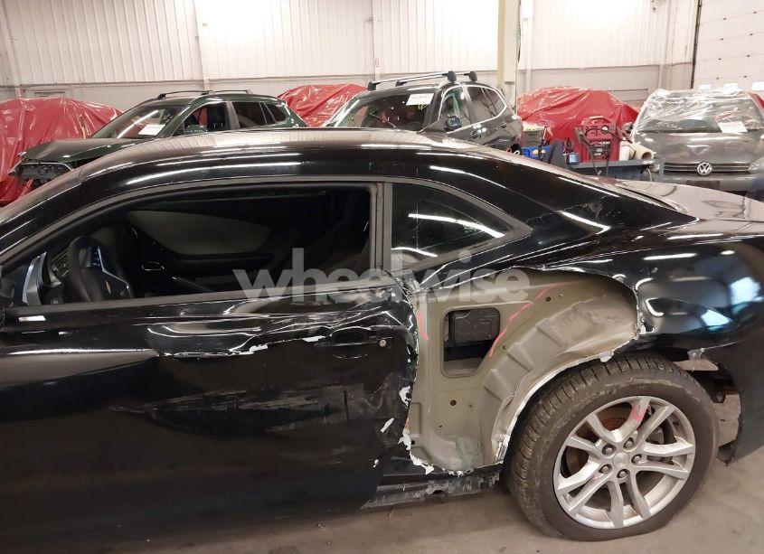 Photo 6 of 2015 Chevrolet Camaro 1LS (VIN 2G1FA1E35F9297290)