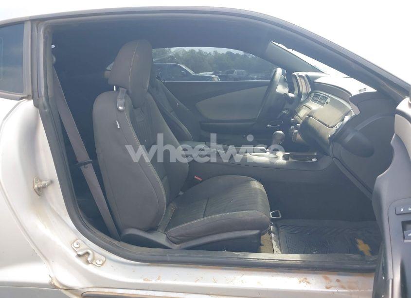 Photo 5 of 2014 Chevrolet Camaro 2LS (VIN 2G1FA1E37E9209788)