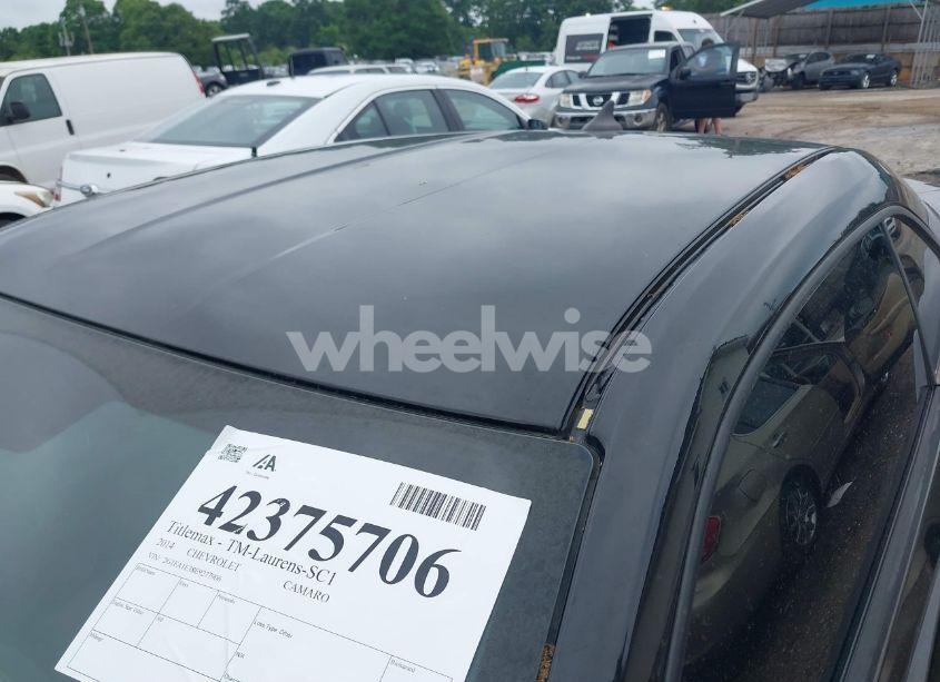 Photo 12 of 2014 Chevrolet Camaro 2LS (VIN 2G1FA1E38E9277906)