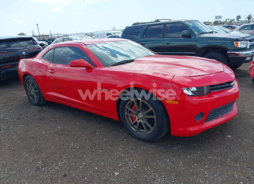 2015 Chevrolet Camaro 1LS (VIN 2G1FA1E38F9239643) main photo