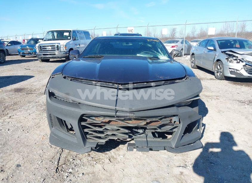 Photo 13 of 2014 Chevrolet Camaro 2LS (VIN 2G1FA1E39E9121180)