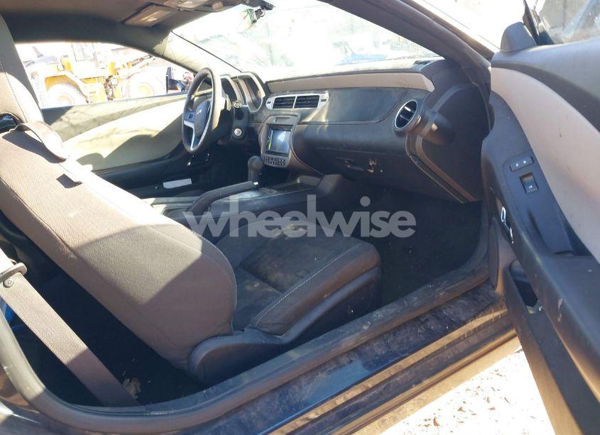 Photo 5 of 2014 Chevrolet Camaro 2LS (VIN 2G1FA1E39E9121180)