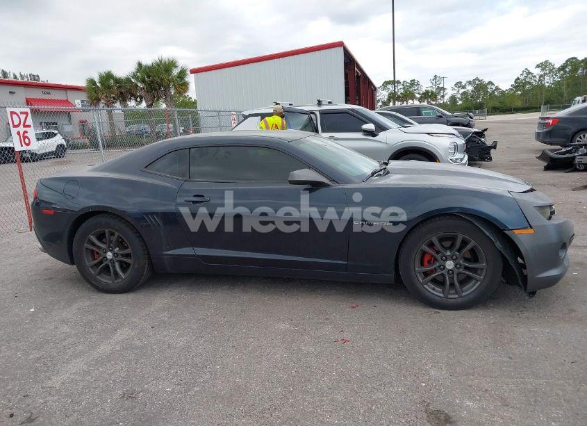 Photo 13 of 2014 Chevrolet Camaro 2LS (VIN 2G1FA1E39E9286100)