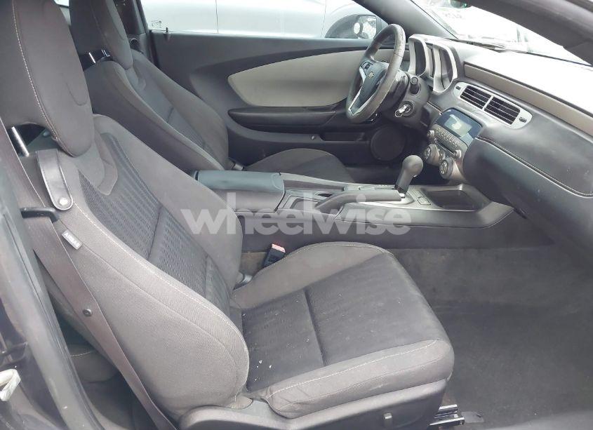 Photo 5 of 2014 Chevrolet Camaro 2LS (VIN 2G1FA1E39E9286100)