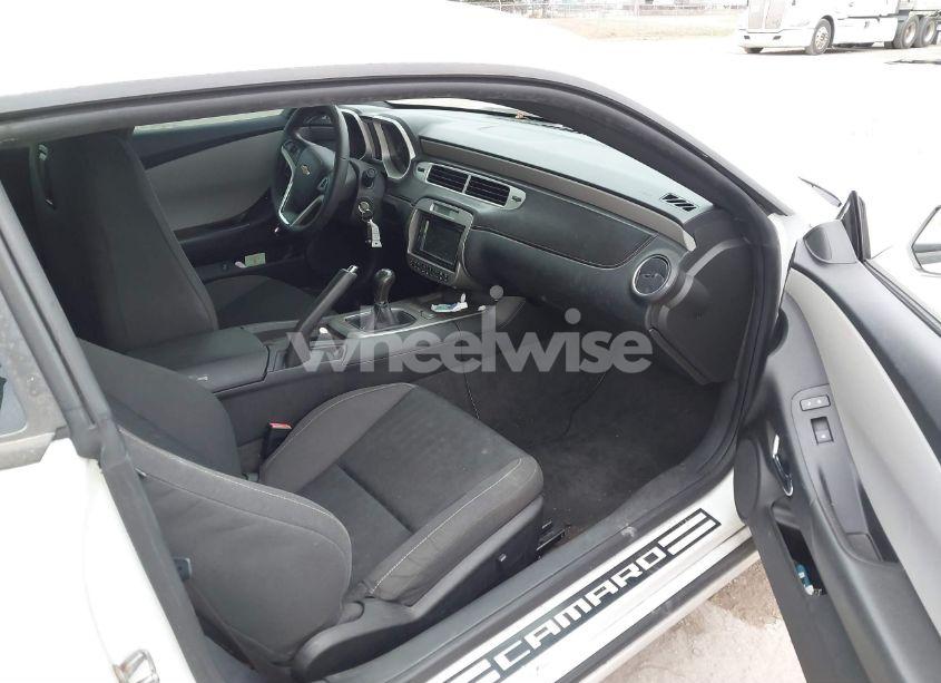 Photo 5 of 2015 Chevrolet Camaro 1LS (VIN 2G1FA1E3XF9231737)