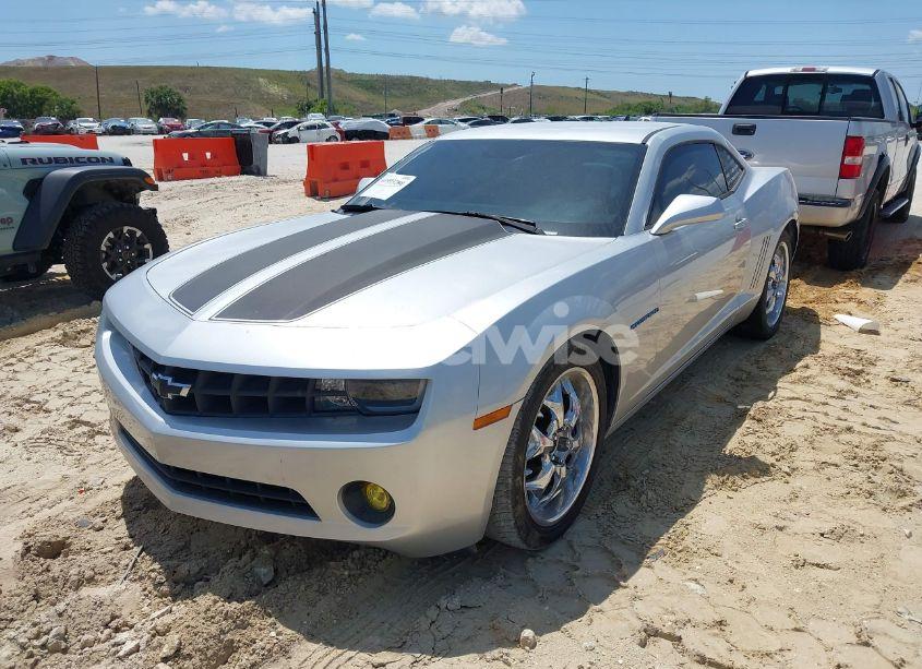 Photo 2 of 2011 Chevrolet Camaro 2LS (VIN 2G1FA1ED1B9113515)