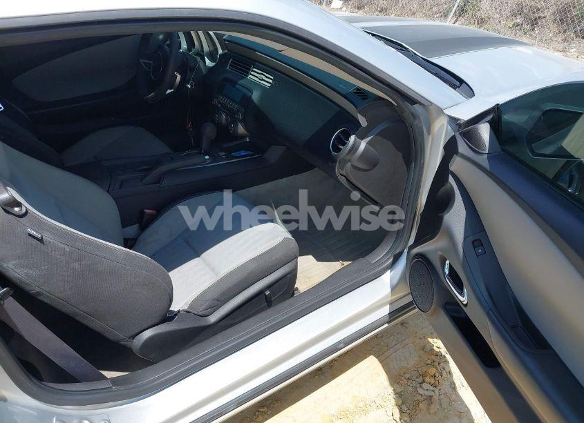 Photo 5 of 2011 Chevrolet Camaro 2LS (VIN 2G1FA1ED1B9113515)