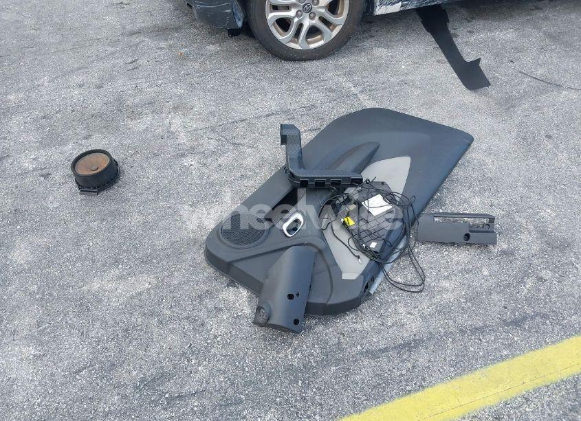 Photo 12 of 2011 Chevrolet Camaro 2LS (VIN 2G1FA1ED6B9135316)