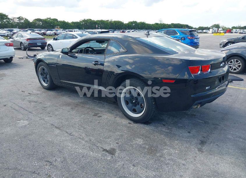 Photo 3 of 2011 Chevrolet Camaro 2LS (VIN 2G1FA1ED6B9135316)