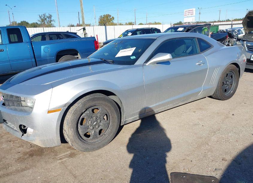 Photo 2 of 2011 Chevrolet Camaro 2LS (VIN 2G1FA1ED9B9152434)