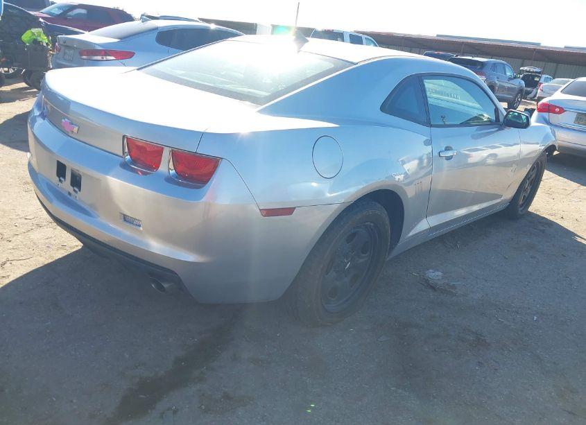 Photo 4 of 2011 Chevrolet Camaro 2LS (VIN 2G1FA1ED9B9152434)