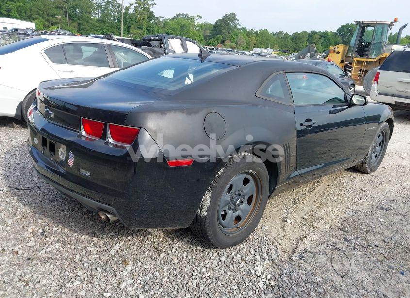 Photo 4 of 2010 Chevrolet Camaro 1LS (VIN 2G1FA1EV5A9216427)
