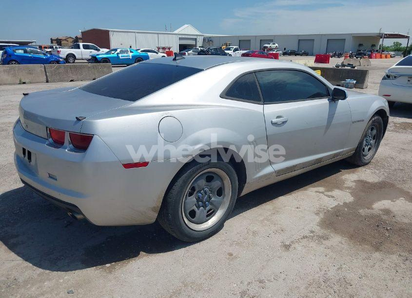 Photo 4 of 2010 Chevrolet Camaro 1LS (VIN 2G1FA1EV7A9211360)