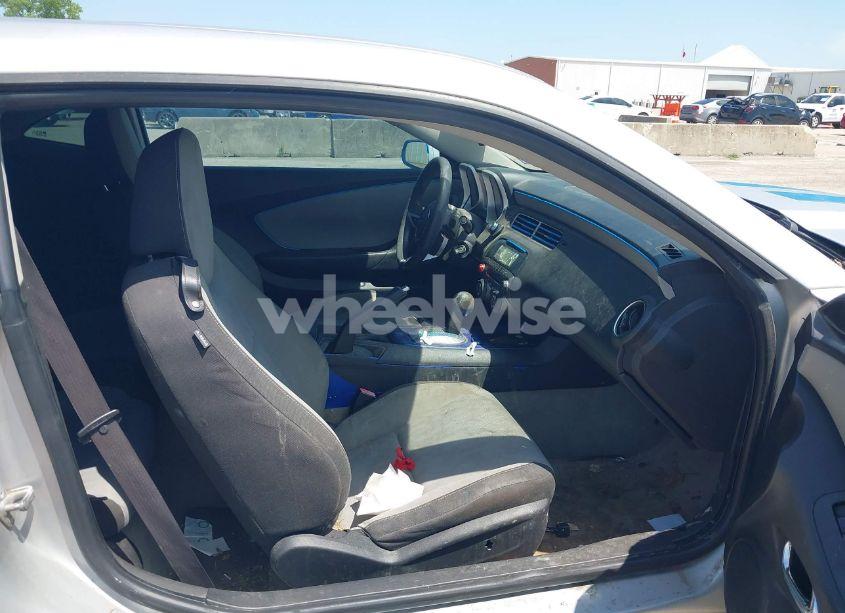 Photo 5 of 2010 Chevrolet Camaro 1LS (VIN 2G1FA1EV7A9211360)