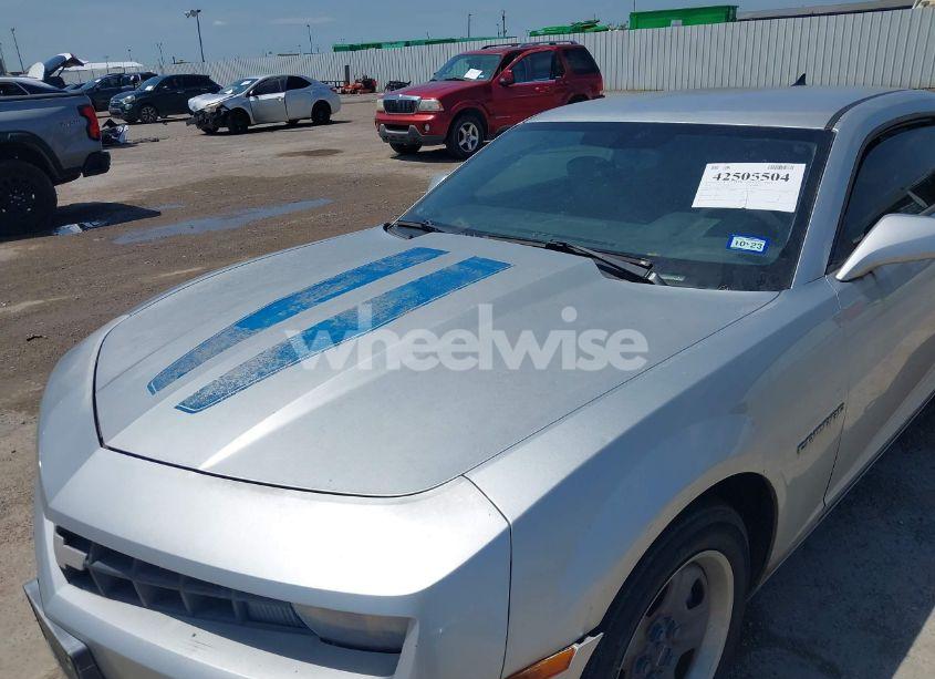 Photo 6 of 2010 Chevrolet Camaro 1LS (VIN 2G1FA1EV7A9211360)