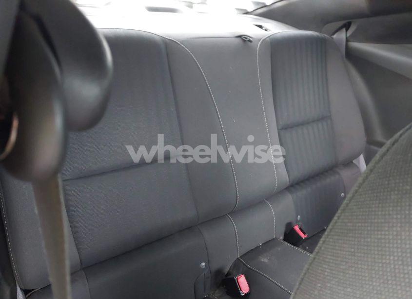 Photo 8 of 2010 Chevrolet Camaro 1LS (VIN 2G1FA1EV9A9192312)