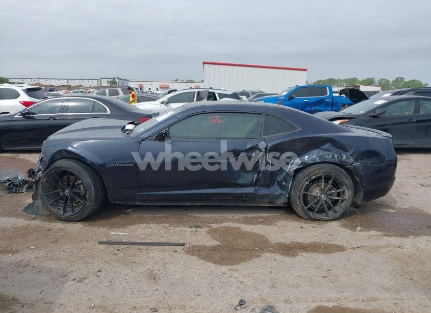 Photo 12 of 2013 Chevrolet Camaro 1LT (VIN 2G1FB1E30D9153995)