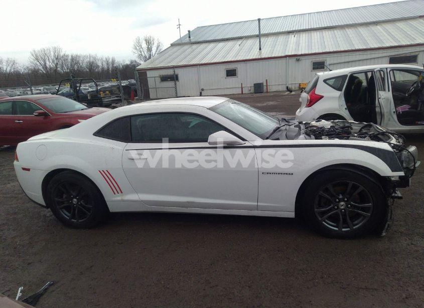 Photo 13 of 2015 Chevrolet Camaro 2LS (VIN 2G1FB1E30F9116934)