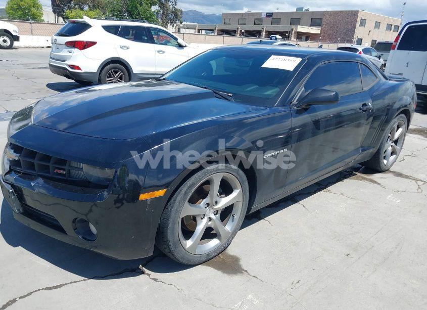 Photo 2 of 2013 Chevrolet Camaro 1LT (VIN 2G1FB1E32D9182026)