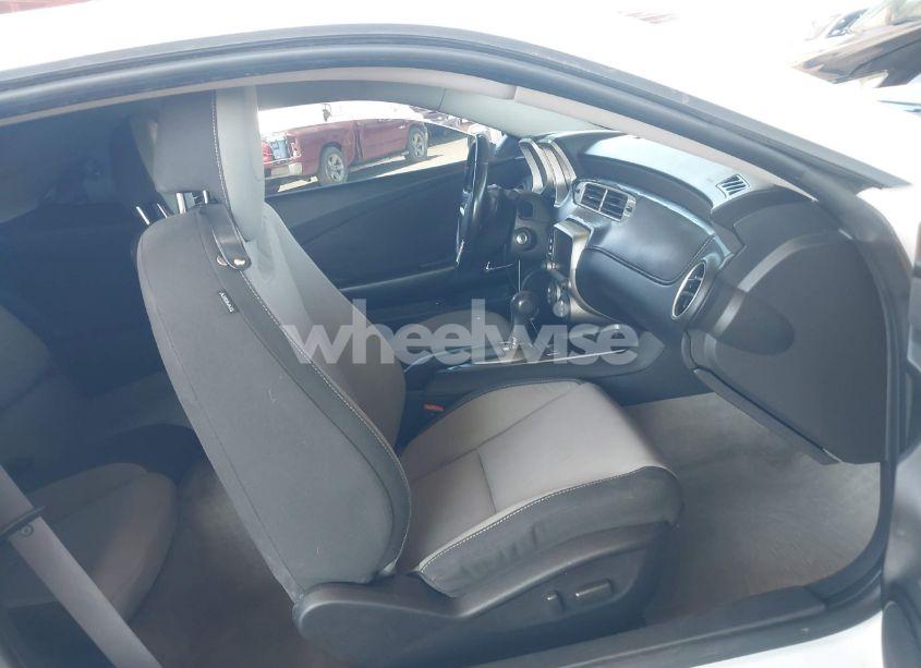 Photo 5 of 2014 Chevrolet Camaro 1LT (VIN 2G1FB1E32E9315353)