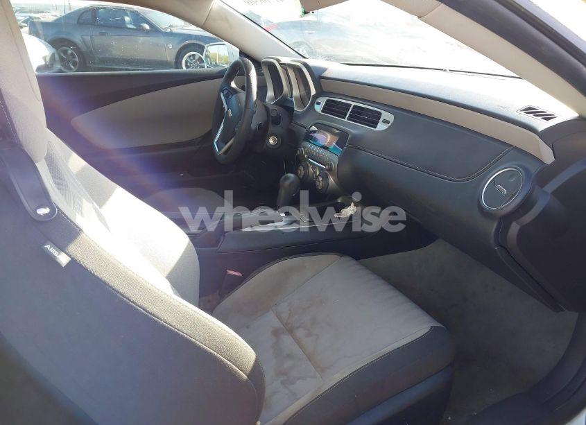 Photo 5 of 2015 Chevrolet Camaro 2LS (VIN 2G1FB1E32F9293016)