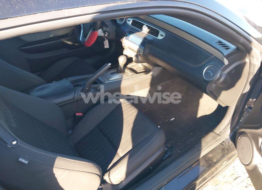 Photo 5 of 2015 Chevrolet Camaro 2LS (VIN 2G1FB1E32F9304533)