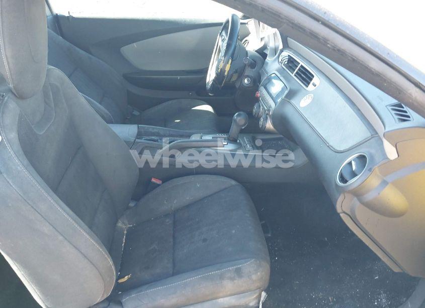 Photo 5 of 2015 Chevrolet Camaro 2LS (VIN 2G1FB1E33F9138944)