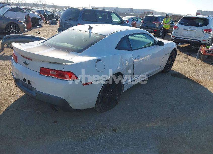 Photo 4 of 2015 Chevrolet Camaro 2LS (VIN 2G1FB1E33F9140628)